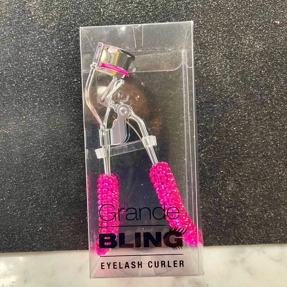 *NIB*GRANDE BLING Eyelash Curler- Pink